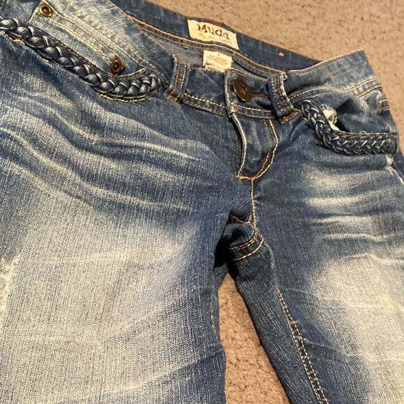 MUDD Bermuda Jean Shorts Size 1 - Picture 3 of 9